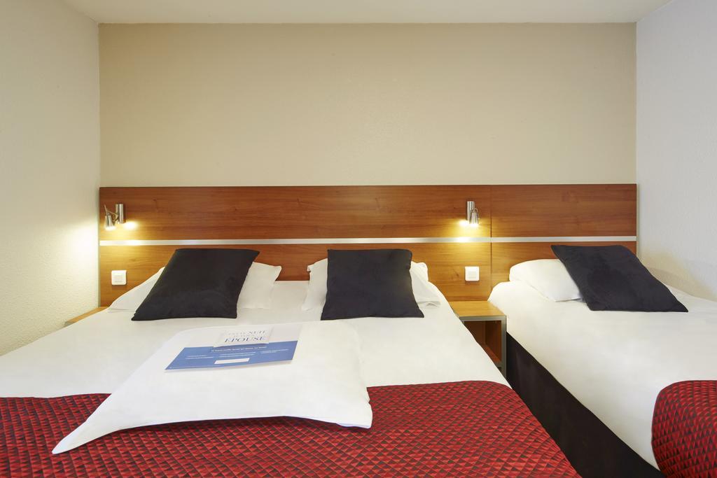 Kyriad Hotel Meaux Zewnętrze zdjęcie
