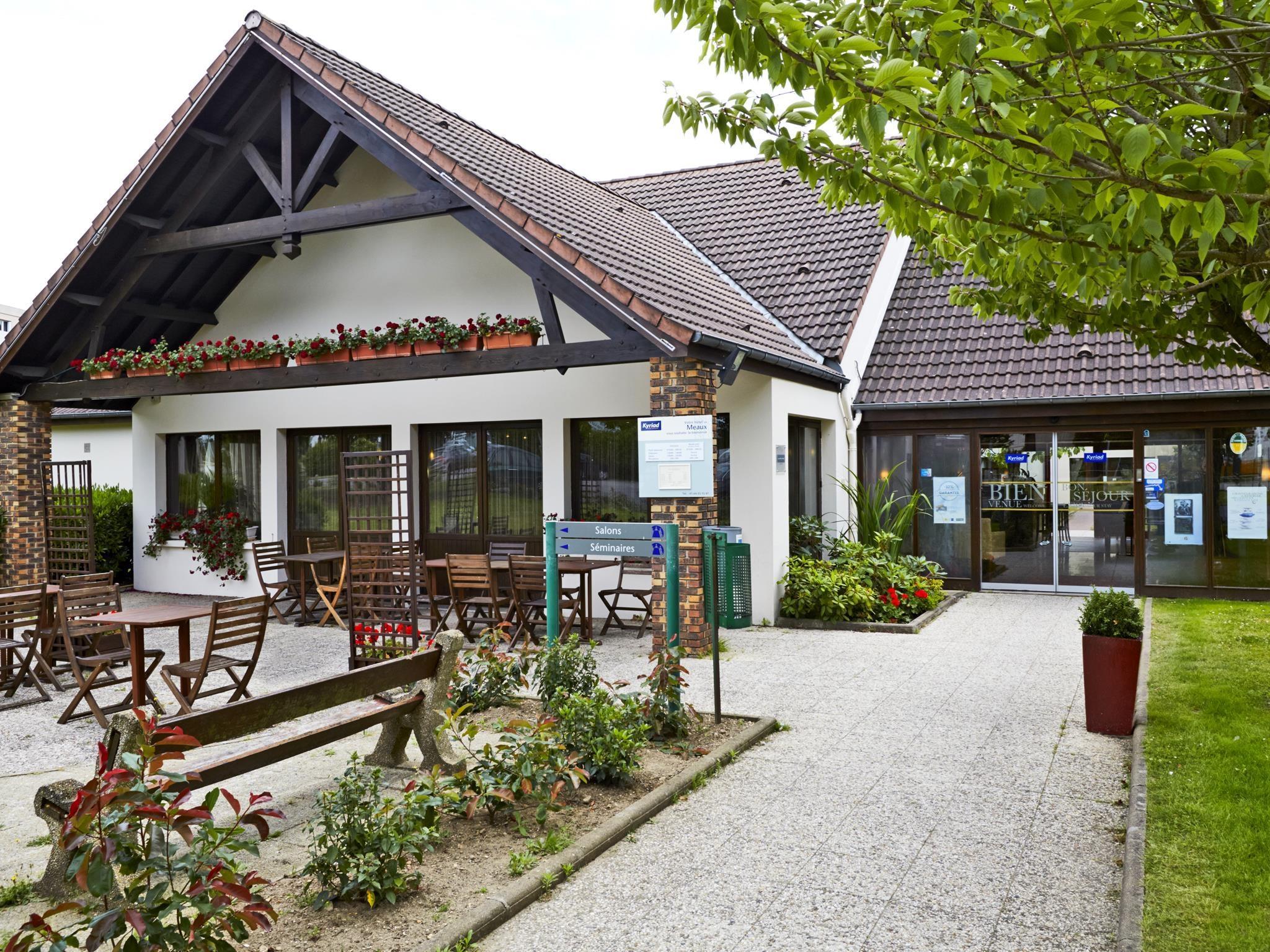 Kyriad Hotel Meaux Zewnętrze zdjęcie