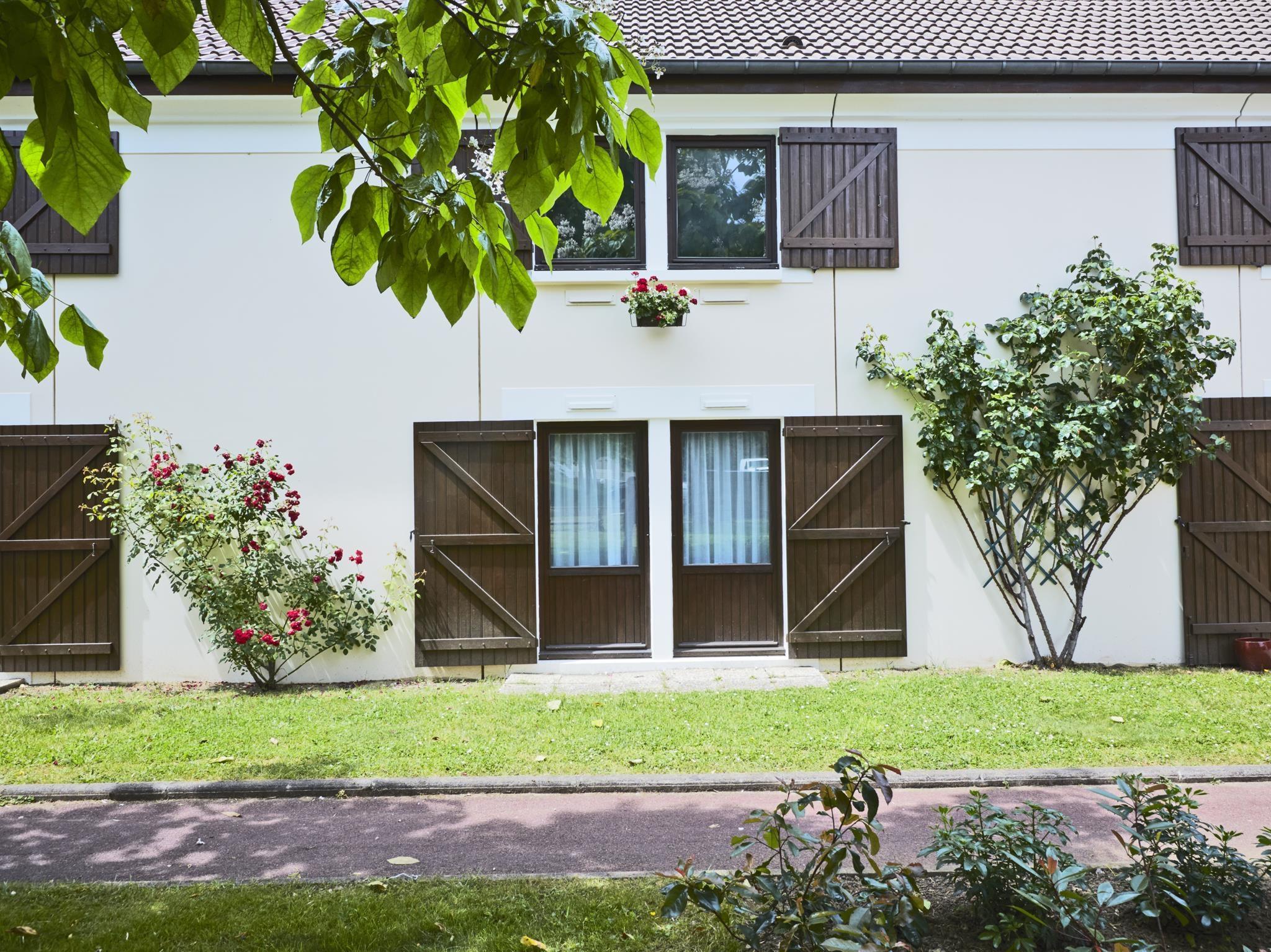 Kyriad Hotel Meaux Zewnętrze zdjęcie
