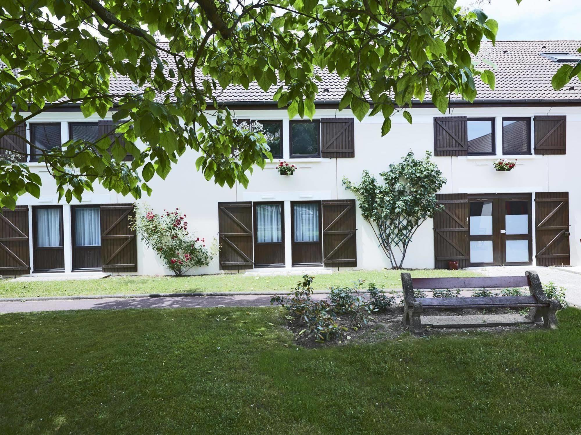 Kyriad Hotel Meaux Zewnętrze zdjęcie
