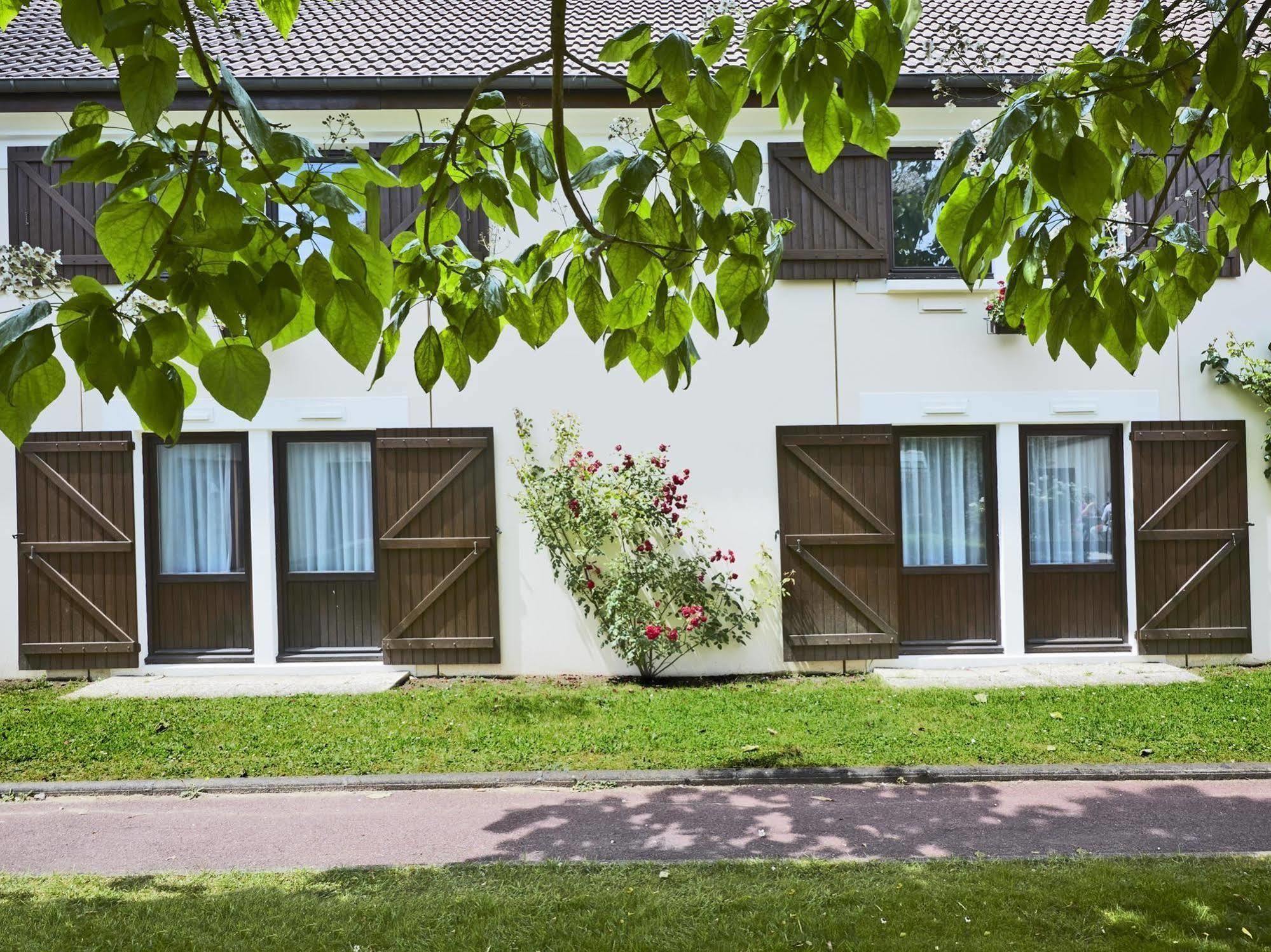 Kyriad Hotel Meaux Zewnętrze zdjęcie